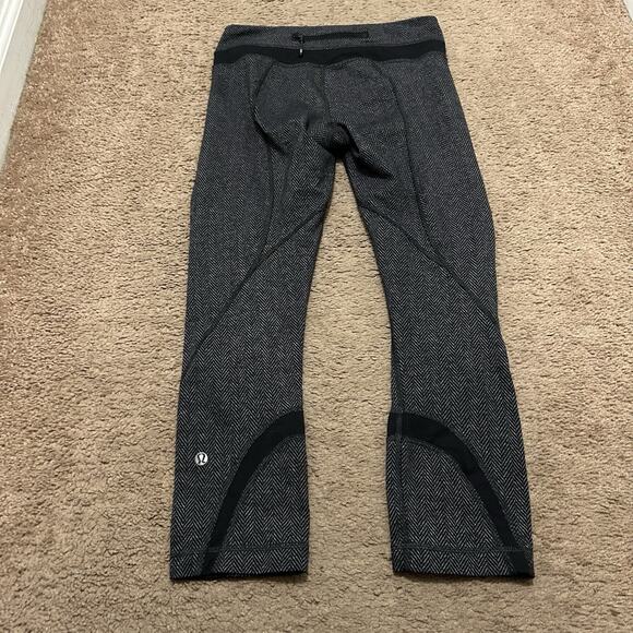 Lululemon Women's Pants Size 4 Run Inspire Crop II Luxtreme Gray Herringbone - Picture 6 of 6